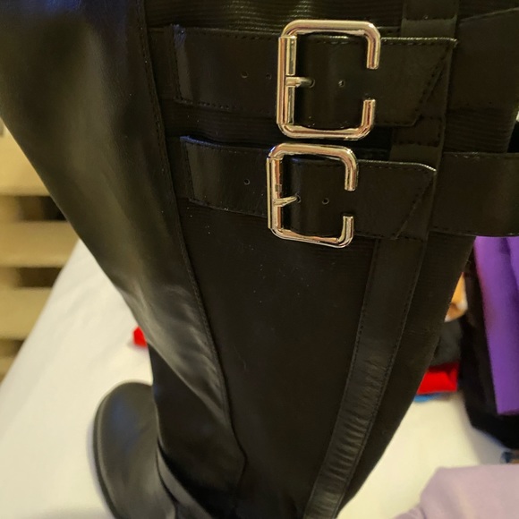 Boots - Picture 3 of 6